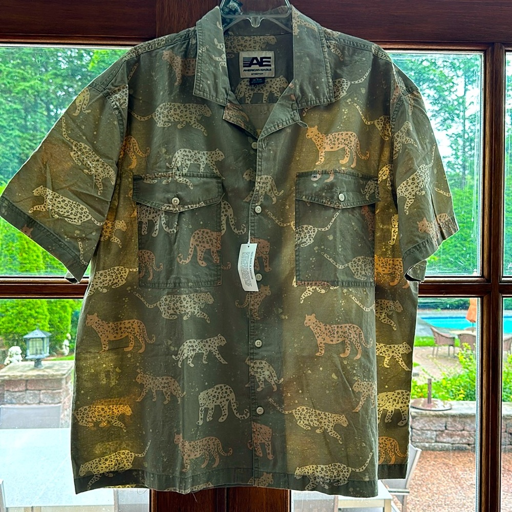 American Eagle Stretch Printed Button-Up Poolside Shirt